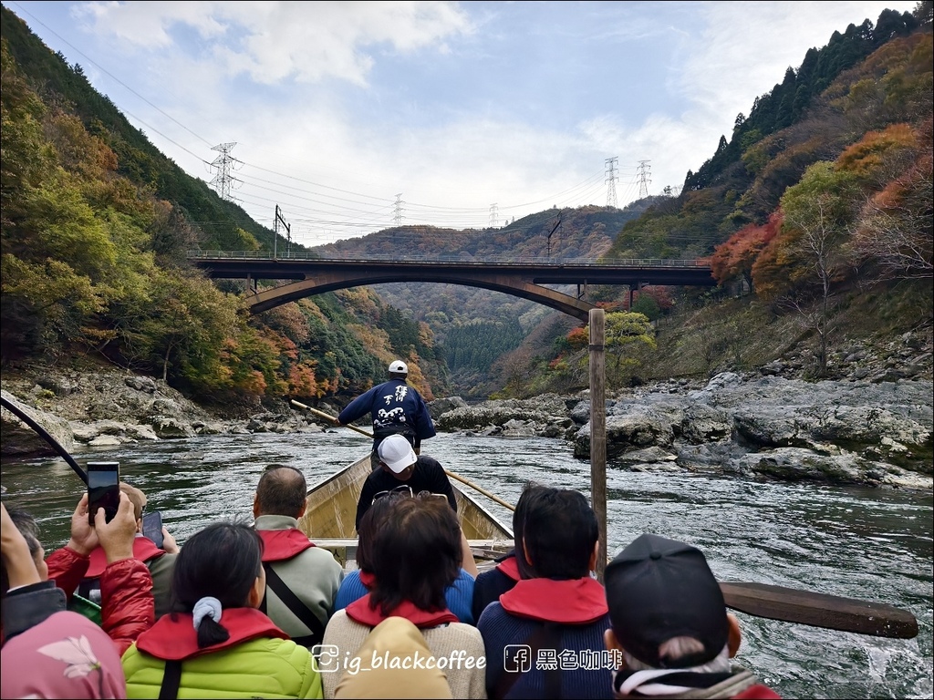 《KKDAY》【京都．嵐山】保津川遊船．體驗激流的刺激、秋天