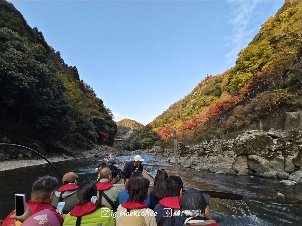 《KKDAY》【京都．嵐山】保津川遊船．體驗激流的刺激、秋天
