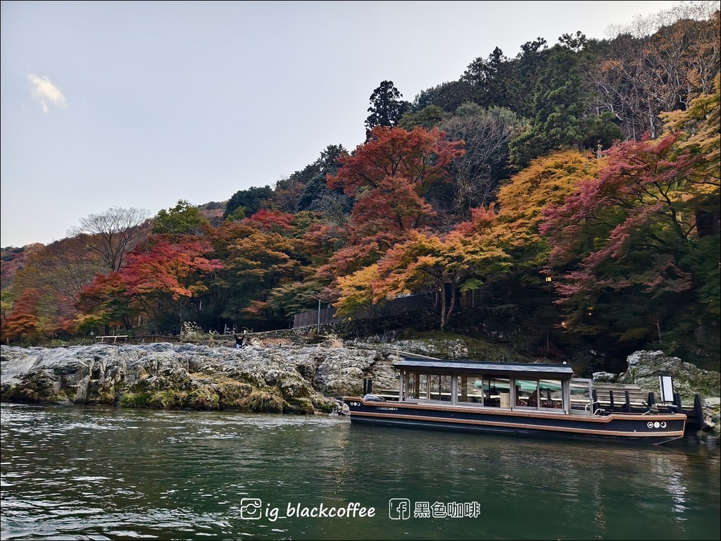 《KKDAY》【京都．嵐山】保津川遊船．體驗激流的刺激、秋天