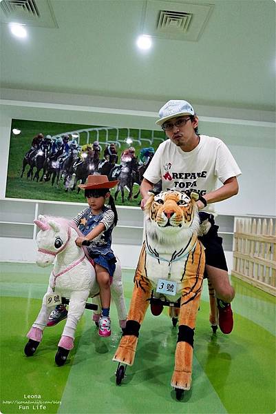 台中親子景點 東海乳品小棧 太平親子景點 台中半日遊 台中親子遊 東海鮮奶哪裡買 優客騎馬機DSC07056.JPG