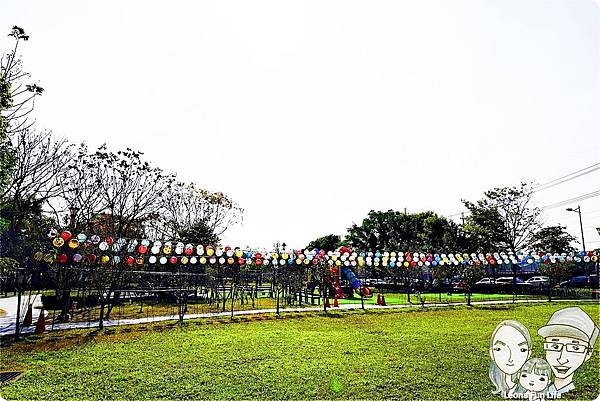 台中親子公園 太平親子景點 豐年公園兒童遊戲區 燈籠光廊 台中公園 台中景點 美樂地計畫 光明大地 IG拍照景DSC04078