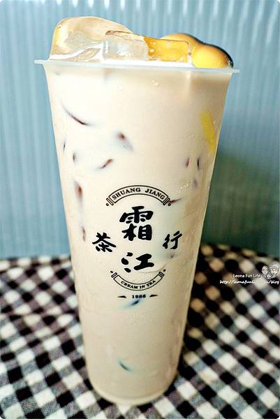 廟東夜市美食 豐原美食 霜江茶行豐原菜單必喝推薦menu 手搖飲料 飲料店 芝士奶霜 杭菊 布丁奶茶 黑糖珍珠鮮奶 百香果 人氣店DSC08437.JPG