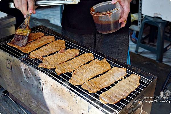 嘉義文化路美食 嘉義麵線 大腸麵線小佩 文化路美食 麵線吐司 碳烤吐司嘉義 文化路碳烤三明治 早餐 腸玖大腸麵線 辣雞 烤肉 燒肉三明治 銅板美食DSC01693.JPG