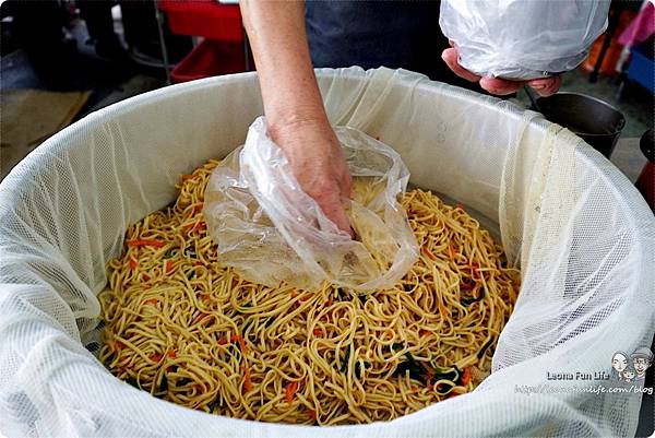 王爺魚翅肉羹 菜單 銅板美食 台中美食 台中必吃 逢甲美食 僑光美食 水湳美食 經貿水湳園區 魚翅肉羹 必吃肉羹 古早味美食 滷肉飯 水湳中國醫 水湳推薦美食 水湳早午餐水湳市場 小魚乾辣椒醬DSC02850.JPG