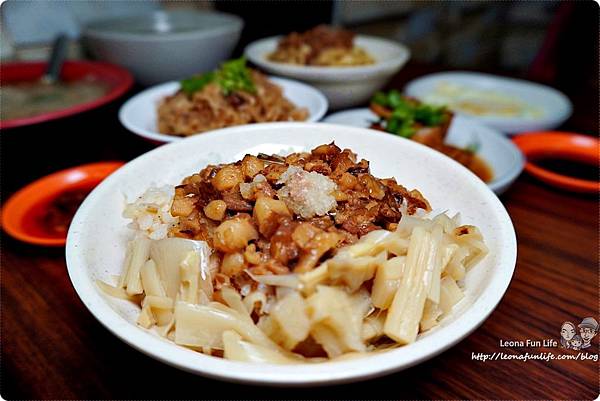 王爺魚翅肉羹 菜單 銅板美食 台中美食 台中必吃 逢甲美食 僑光美食 水湳美食 經貿水湳園區 魚翅肉羹 必吃肉羹 古早味美食 滷肉飯 水湳中國醫 水湳推薦美食 水湳早午餐水湳市場 小魚乾辣椒醬DSC02879.JPG