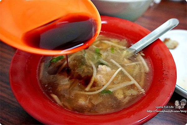 王爺魚翅肉羹 菜單 銅板美食 台中美食 台中必吃 逢甲美食 僑光美食 水湳美食 經貿水湳園區 魚翅肉羹 必吃肉羹 古早味美食 滷肉飯 水湳中國醫 水湳推薦美食 水湳早午餐水湳市場 小魚乾辣椒醬DSC02913.JPG
