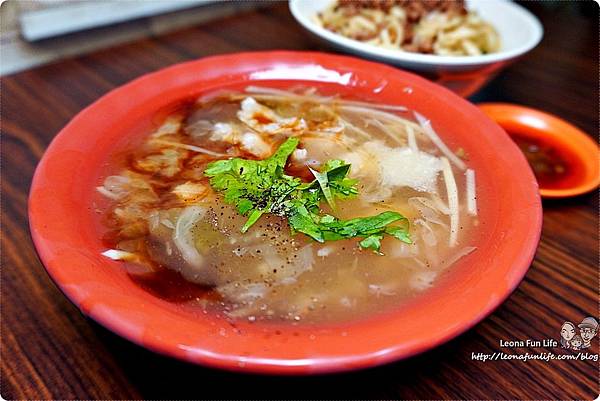 王爺魚翅肉羹 菜單 銅板美食 辦桌米糕 台中美食 台中必吃 逢甲美食 僑光美食 水湳美食 經貿水湳園區 魚翅肉羹 必吃肉羹 古早味美食 滷肉飯 水湳中國醫 水湳推薦美食 水湳早午餐水湳市場 小魚乾辣椒醬DSC02859.JPG