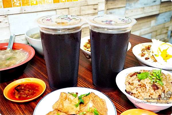 台中水湳美食 王爺魚翅肉羹 銅板價傳統古早味早午餐 辦桌米糕 炒麵魚翅羹樣樣都美味 Leona Fun Life 美食旅遊親子美妝