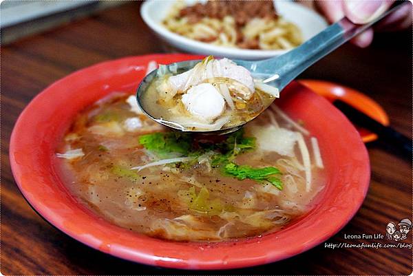 王爺魚翅肉羹 菜單 銅板美食 辦桌米糕台中美食 台中必吃 逢甲美食 僑光美食 水湳美食 經貿水湳園區 魚翅肉羹 必吃肉羹 古早味美食 滷肉飯 水湳中國醫 水湳推薦美食 水湳早午餐水湳市場 小魚乾辣椒醬DSC02866.JPG