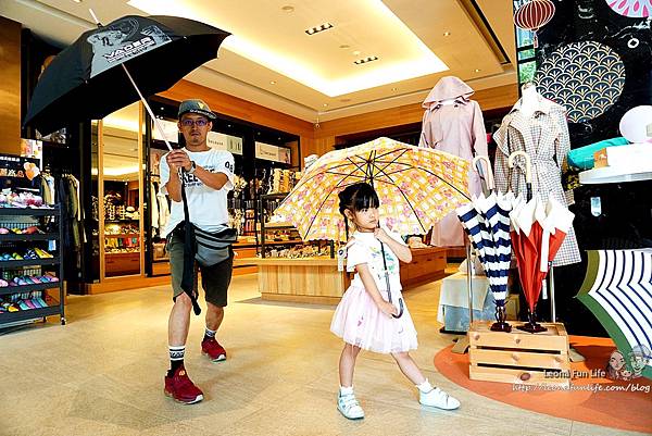 台中觀光工廠 台中親子景點 大振豐洋傘文創主題館 小小職人 製傘師 親子diy 台中景點 觀光工廠 親子共學 雨天景點 樹孝商圈 兒童雨衣門市 國小雨衣推薦 兒童雨衣哪裡買 日本兒童雨衣推薦DSC07476.JPG