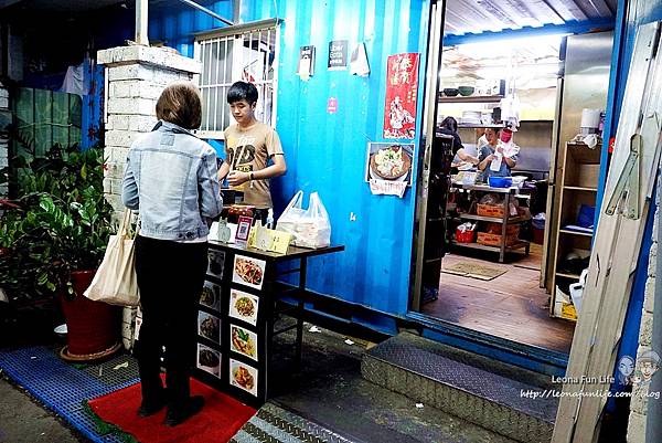 一中泰式料理 一中泰鄉味  泰鄉味菜單 平價 泰國料理 泰式奶茶 打拋肉 綠咖哩 泰奶冰淇淋 台中北區美食 一中街美食DSC07272.JPG