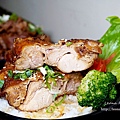 台中丼飯 台中浮誇丼飯 台中日式丼飯 牛丁次郎坊 牛丁次郎坊分店 台中 菜單 平價丼飯 台中燒肉丼飯 滿滿肉山 高CP值的燒肉丼飯 深夜食堂台中 北屯宵夜 DSC03697.JPG