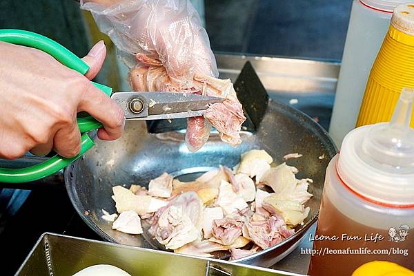 台中鹽水雞 逢甲鹹水雞  逢甲鹽水雞 台中鹽水雞推薦 逢甲夜市美食 必吃 四川麻辣 泰式 韓式炸雞DSC01758.JPG