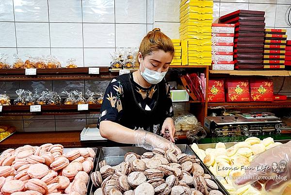 台中第三市場美食 台式馬卡龍 榮記餅店菜單  榮記餅店月餅 牛粒推薦 兩相好 起酥蛋糕 台中糕餅老店1DSC05248.JPG