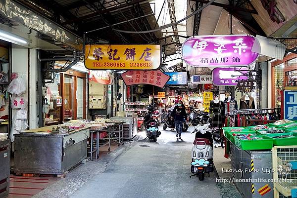 台中第三市場美食 台式馬卡龍 榮記餅店菜單  榮記餅店月餅 牛粒推薦 兩相好 起酥蛋糕 台中糕餅老店1DSC05680.JPG