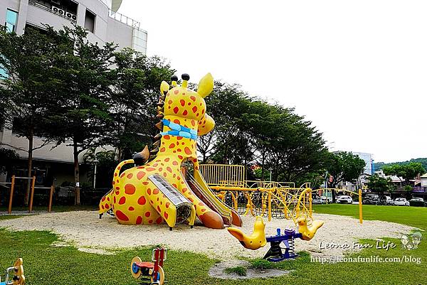 長頸鹿公園 花蓮親子公園 花蓮公園推薦 花蓮兒童公園 花蓮市公園 花蓮特色公園 花蓮公園溜滑梯DSC00329.JPG