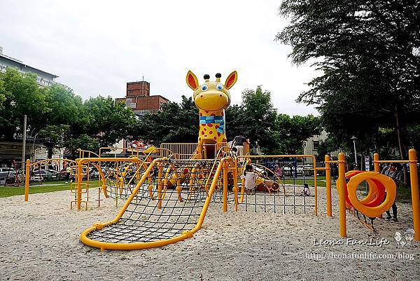 長頸鹿公園 花蓮親子公園 花蓮公園推薦 花蓮兒童公園 花蓮市公園 花蓮特色公園 花蓮公園溜滑梯DSC00373.JPG