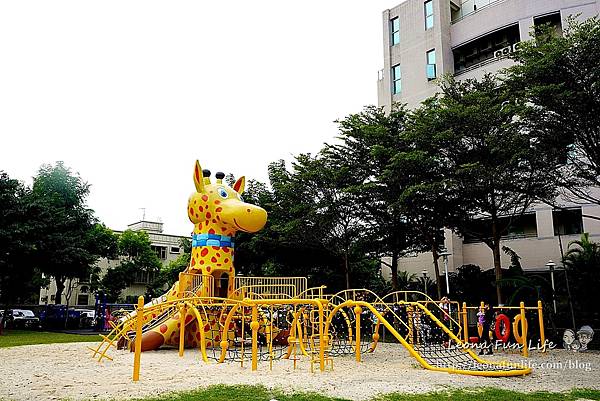 長頸鹿公園 花蓮親子公園 花蓮公園推薦 花蓮兒童公園 花蓮市公園 花蓮特色公園 花蓮公園溜滑梯DSC00386.JPG