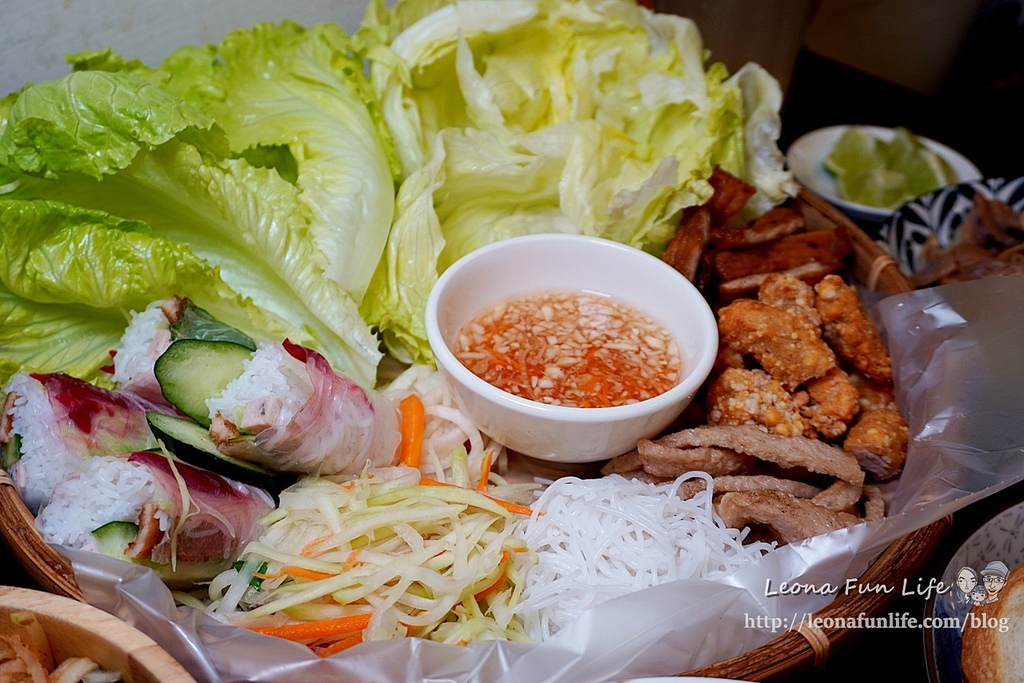 台中大里美食 越好吃越南料理 越好吃 大里越南料理 台中越南料理 台中美食 大里越南美食 台中越南美食 異國美食 酸辣涼拌三鮮 海陸炒麵 越式拿鐵1DSC03304.JPG