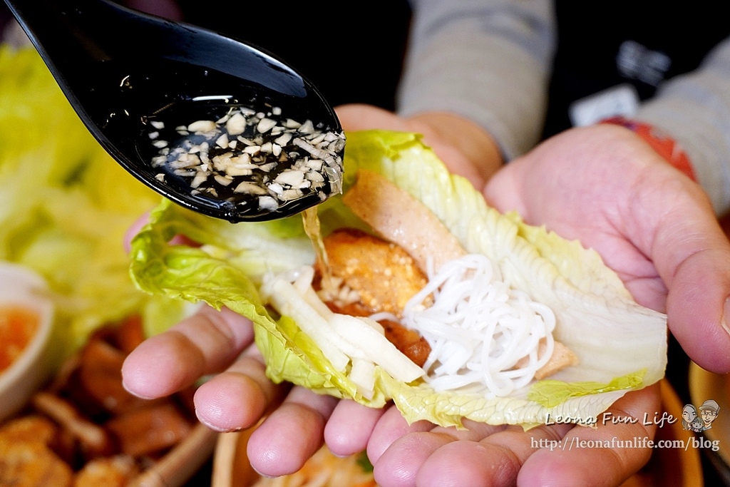 台中大里美食 越好吃越南料理 越好吃 大里越南料理 台中越南料理 台中美食 大里越南美食 台中越南美食 異國美食 酸辣涼拌三鮮 海陸炒麵 越式拿鐵1DSC03377.JPG