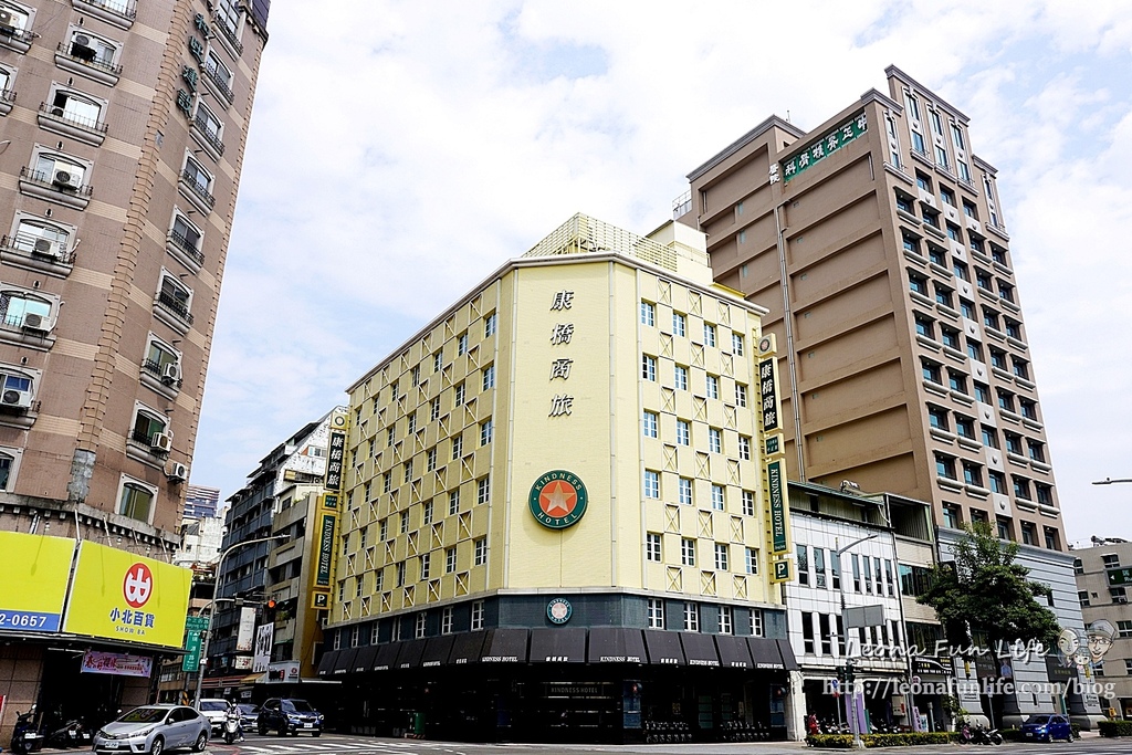 高雄住宿推薦康橋商旅中正館-近六合夜市、捷運站，貼心免費宵夜、洗衣服務，CP值高美麗島站市議會站商務辦公高雄旅遊DSC05802.JPG