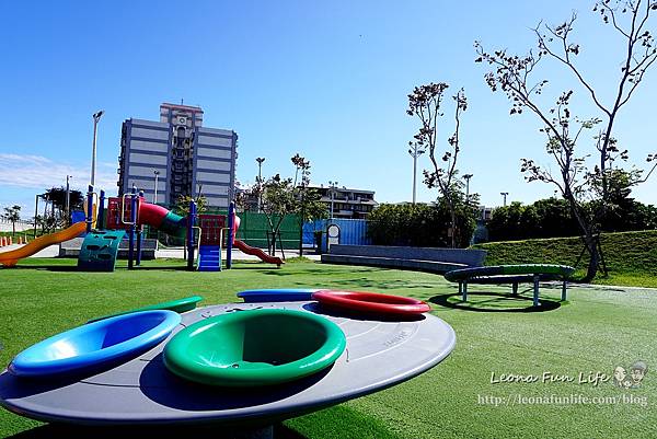 台東親子景點東海運動公園-太平溪旁享受陽光綠地的休閒好去處，還有桌球館、羽球館、籃球場喔!!免費景點DSC03882.JPG