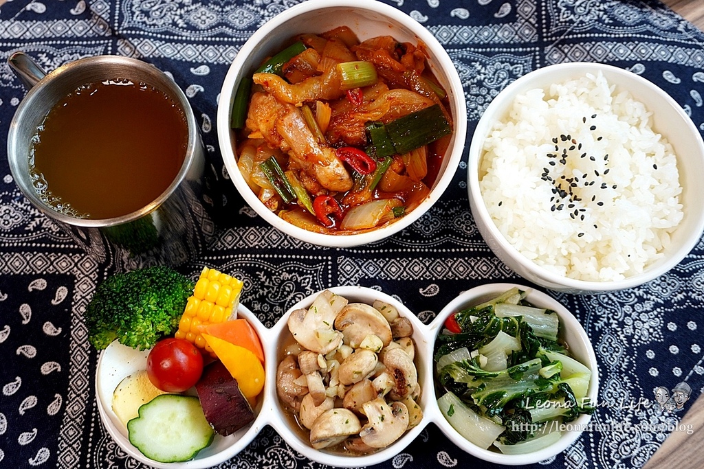 台中科博館美食今天不抱怨餐食-精緻美味雞肉料理簡餐、星巴克咖啡喝到飽，免服務費不限時、供插座新菜單母親節優惠DSC08827.JPG