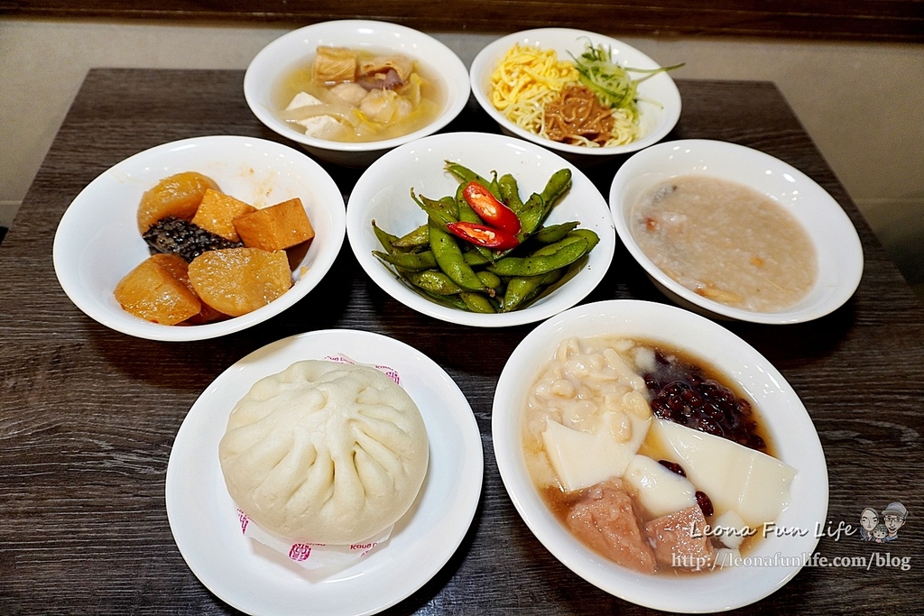 台南住宿推薦康橋商旅民生館-賞河岸美景，免費宵夜、咖啡、冰淇淋，走路就能到神農街、海安路，還能租借腳踏車喔!DSC09762.JPG