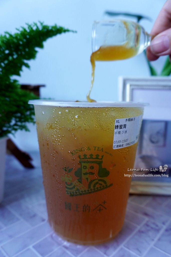 台中太平飲料店國王的茶太平大興店-夏天消暑靠這杯，開幕優惠買一送一，國王杯大容量最過癮 飲料店加盟 803醫院美食 803美食 太平屯區藝文中心DSC02461.JPG