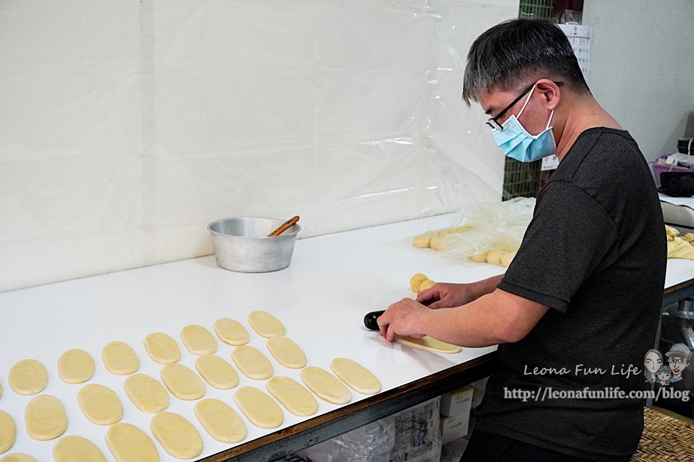 棋豐軒牛舌餅-鹿港必買伴手禮推薦，每日現做手工牛舌餅、傳統風吹餅，外酥內軟香甜不膩鹿港名產DSC06394-21.jpg