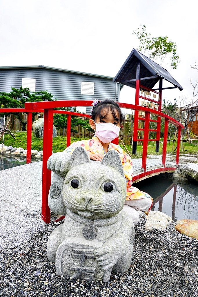 花蓮親子景點張家的樹園餵浣熊梅花鹿小白兔，門票可抵$100消費，日式庭園搭配免費和服體驗好好拍DSC04220-21.jpg