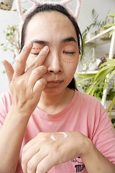 嬌蘭全新皇家蜂王乳雙導眼部精華DSC01053_副本.jpg
