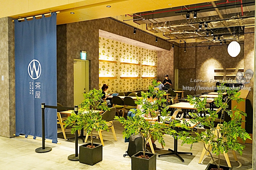 台中新景點 最美蔦屋書店進駐LaLaport Book%26;CafeDSC05176-2.jpg