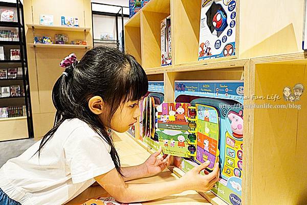 台中新景點 最美蔦屋書店進駐LaLaport Book&CafeDSC05461-2.jpg