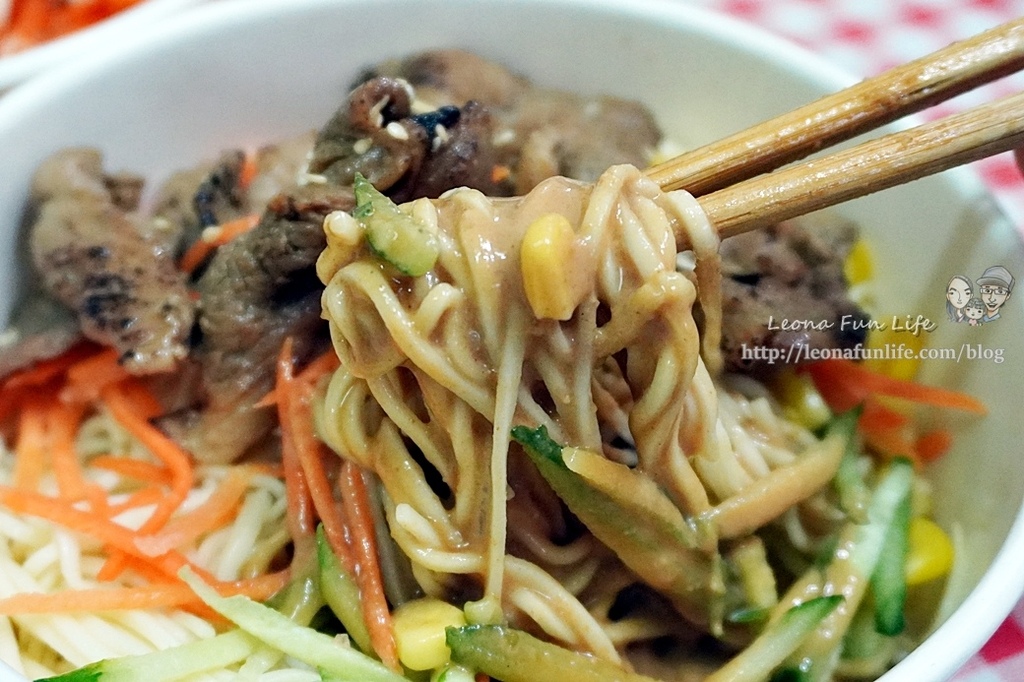 台中涼麵 十甲路美食饑廠涼麵-十甲店 泡菜燒肉DSC00225.JPG