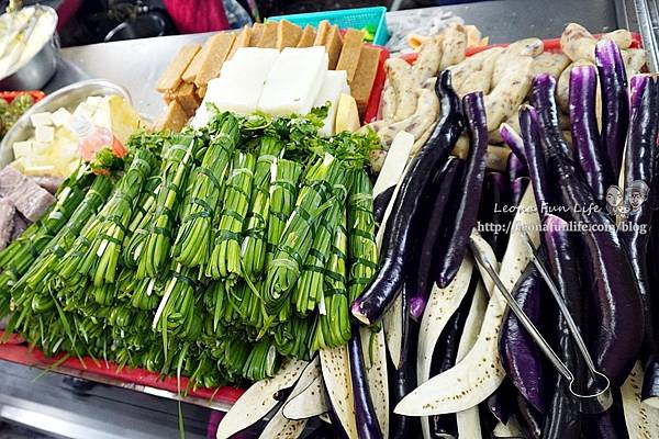 台中美食豬頭三排隊美食炸粿蚵嗲竹筍大骨湯DSC00409.JPG