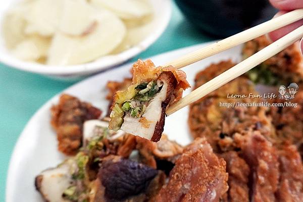 台中美食豬頭三排隊美食炸粿蚵嗲竹筍大骨湯DSC00438.JPG