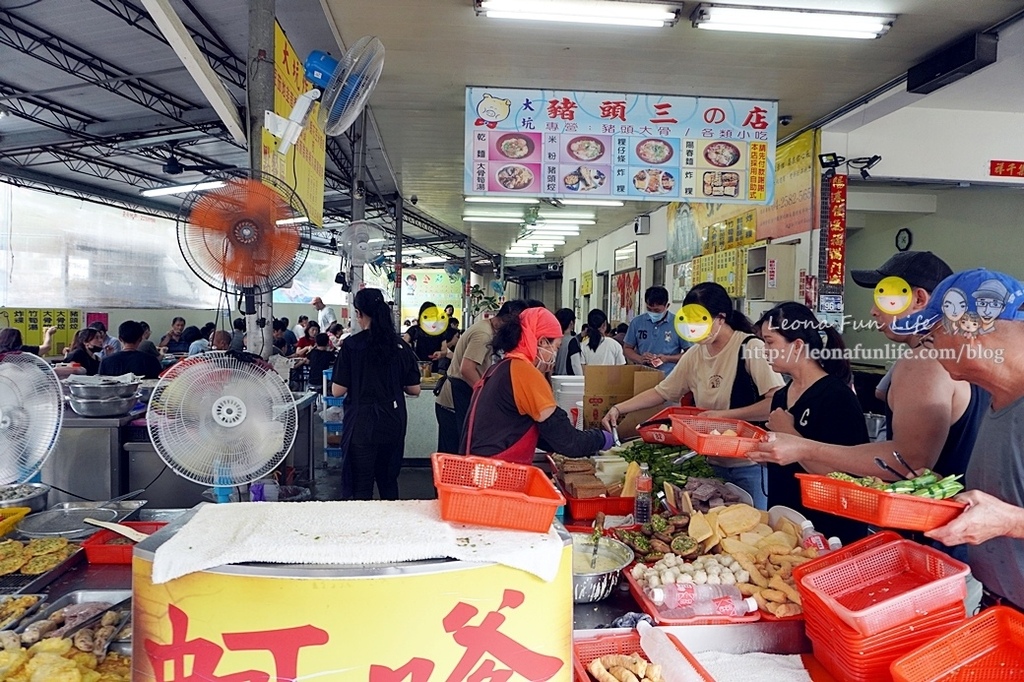 台中美食豬頭三排隊美食炸粿蚵嗲竹筍大骨湯DSC00418.JPG