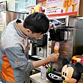 711草莓開運霜饗霜淇淋超商美食DSC03693.JPG
