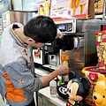711草莓開運霜饗霜淇淋超商美食DSC03690.JPG