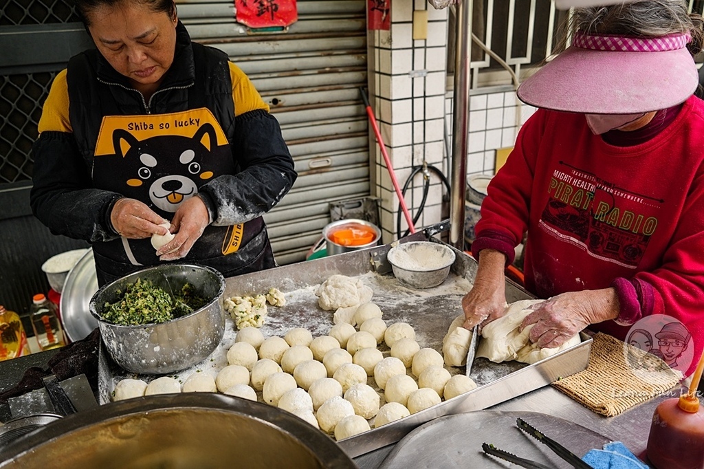 台中銅板美食裕香水煎包景中社花海DSC04743-2.jpg