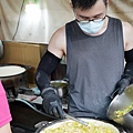 台中第三市場排隊美食麥仔煎DSC03941.JPG
