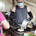 台中第三市場排隊美食麥仔煎DSC03945.JPG