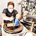 台中大甲鎮瀾宮里哥煎餅果子DSC01589-2.jpg