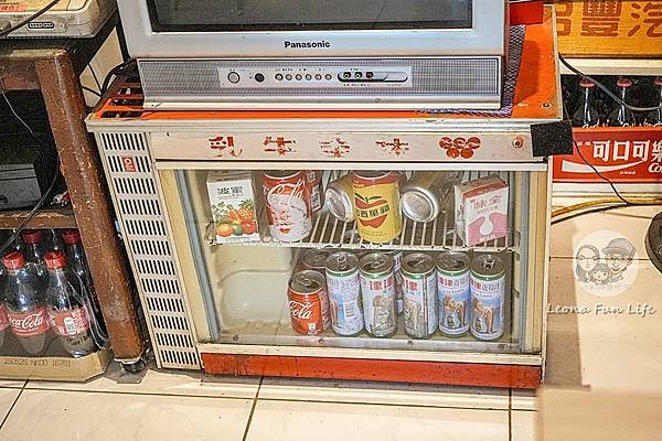 台中咖啡廳綠空咖啡復古小店相機行DSC00282-2.jpg
