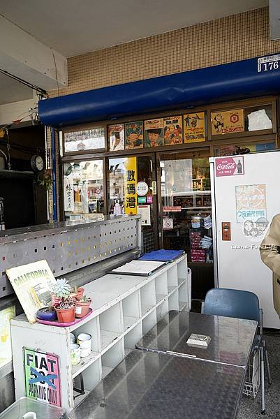 台中咖啡廳綠空咖啡復古小店相機行DSC00351.JPG