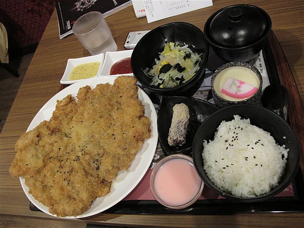 櫻井家 超大豬排飯.JPG 櫻井家 超大豬排飯.JPG