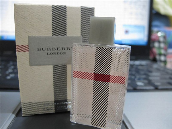 burberry london女香.JPG