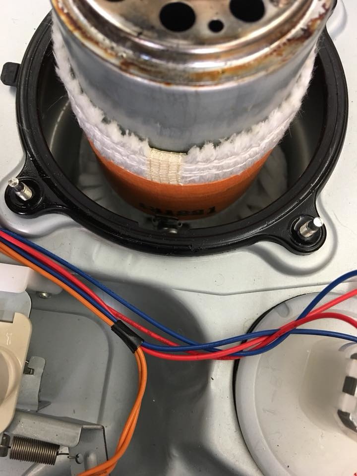 (強森維修)傳統煤油爐真的只能加入煤油嗎?還是可以加佛燈油? (強森維修)傳統煤油爐真的只能加入煤油嗎?還是可以加佛燈油?