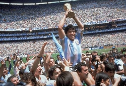 maradona3629536.jpg